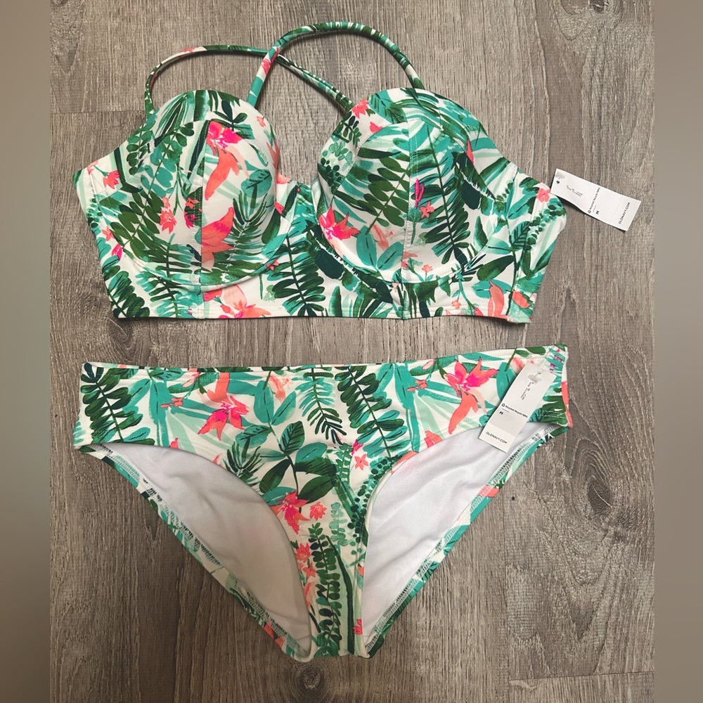 Women’s Old Navy bikini set, size medium